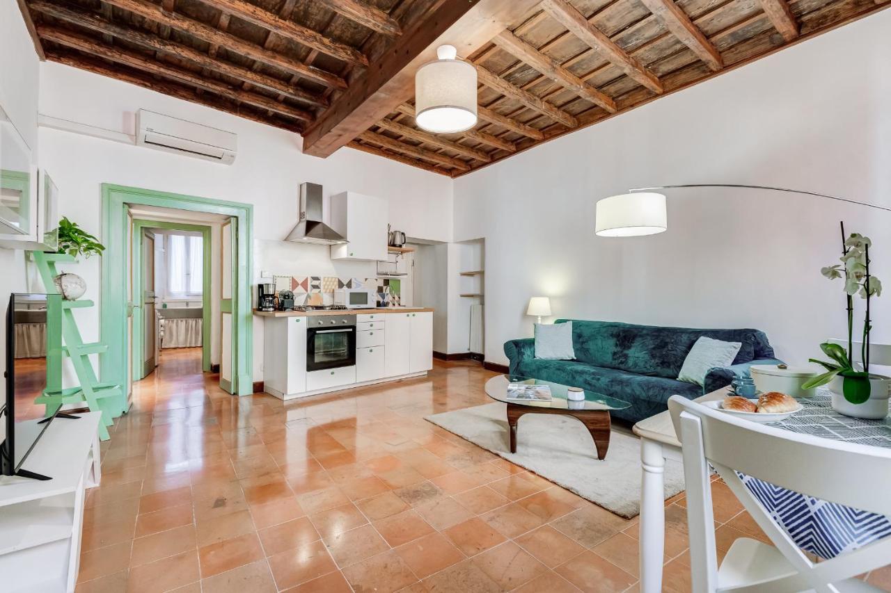 The Unique Pantheon Apartment Rom