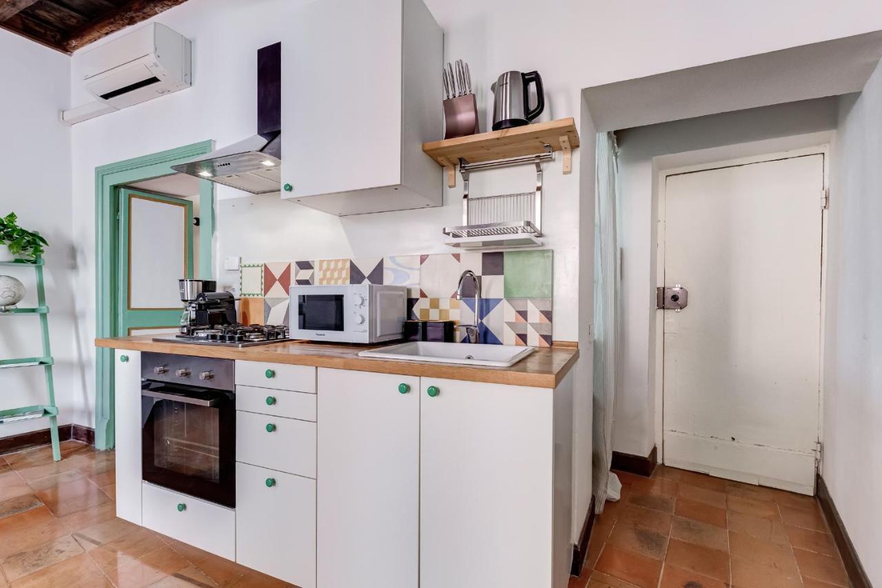 The Unique Pantheon Apartment